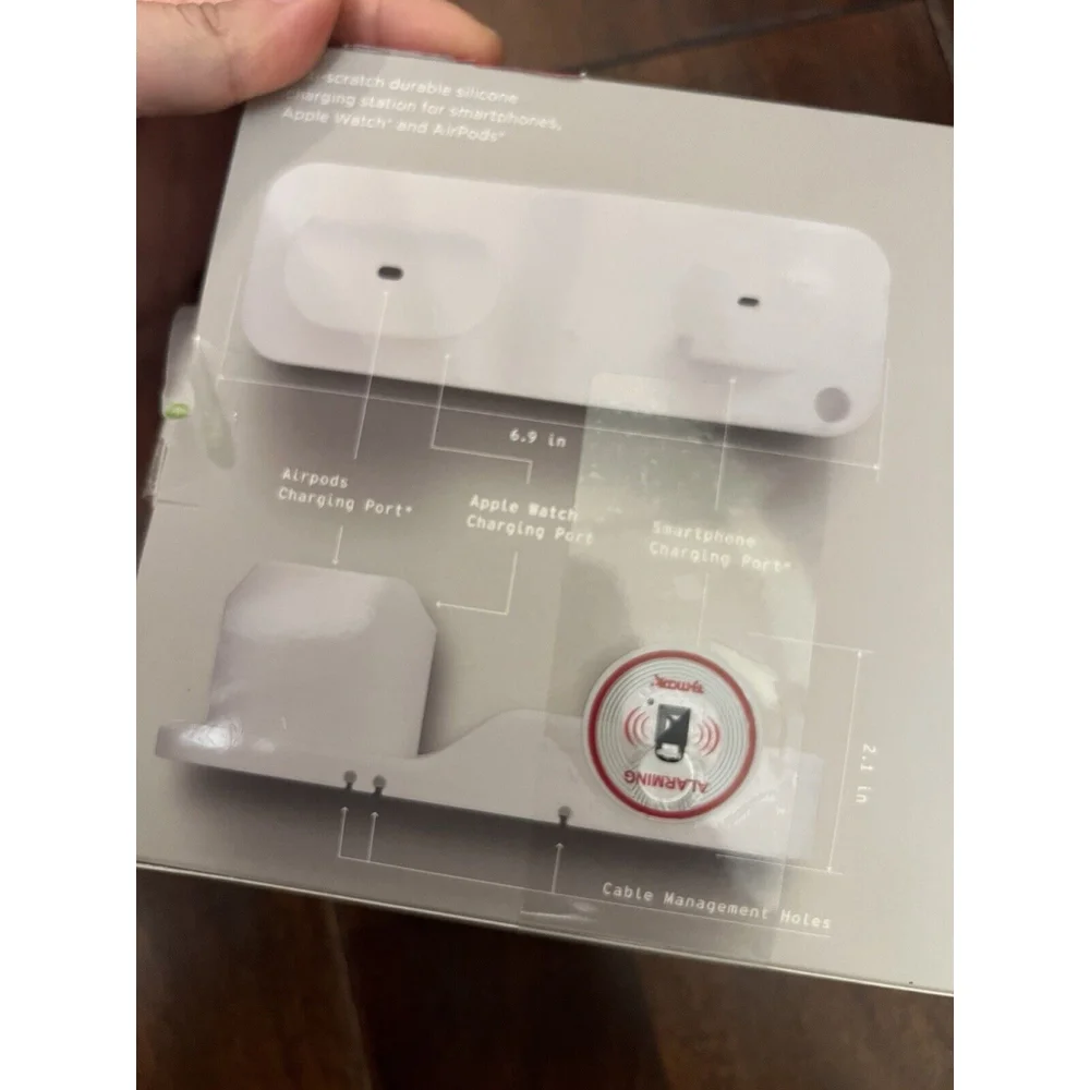 NIB MVMT 3-in-1 Silicone Charging Station Purple New In Box White